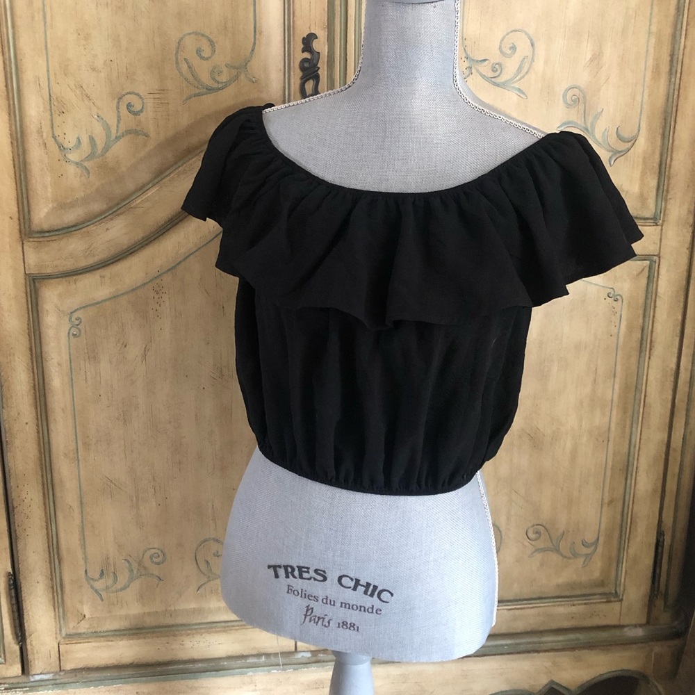 Urban Outfitters Kimchi Blue Off the shoulder top